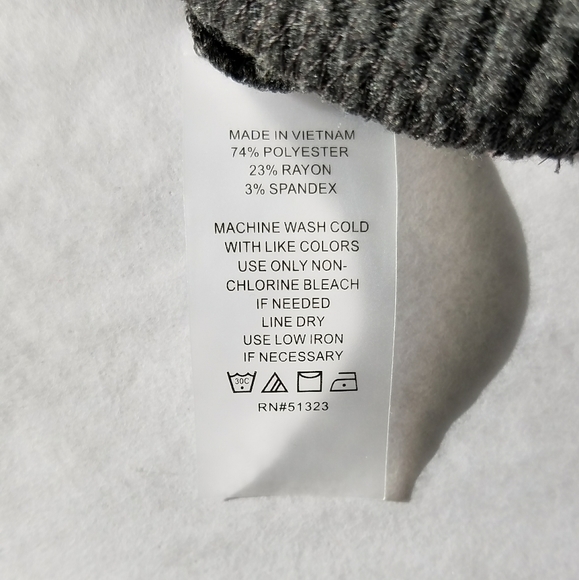 Vince Camuto boat neck Hardware sweater NWT - Picture 6 of 6